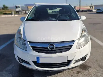 Usado Opel Corsa Enjoy 80 CV (58 kW) 2009 Blanco Utilitario