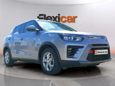 Usado SsangYong Tivoli 163 CV (119 kW) 2024 Gris SUV