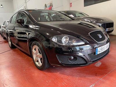 Usado Seat Leon Style 105 CV (77 kW) 2012 Negro Berlina