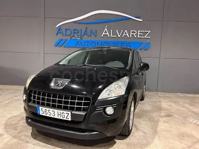 Usado Peugeot 3008 Access 120 CV (88 kW) 2013 Negro Familiar