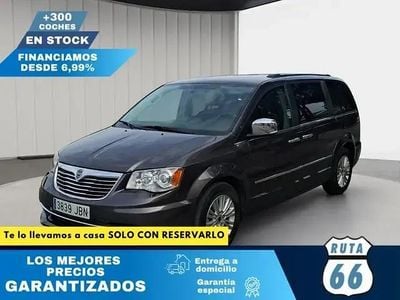 Usado Lancia Voyager Silver 177 CV (130 kW) 2014 Gris / plata Monovolumen