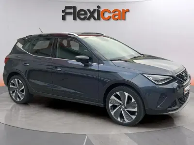 Usado Seat Arona FR 150 CV (110 kW) 2024 Gris SUV