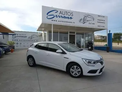 Begagnad Renault Mégane Life 95 HK (69 kW) 2020 Vit Halvkombi