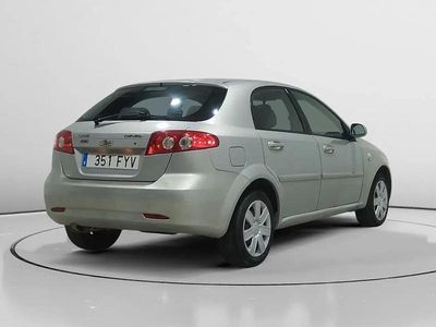 Usado Chevrolet Lacetti SX 121 HP (88 kW) 2007 Cinzento Citadino