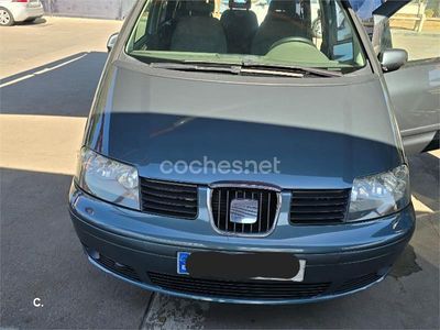 Usado Seat Alhambra Reference 140 CV (102 kW) 2007 Gris / plata Monovolumen