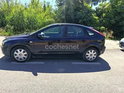 Usado Ford Focus Trend 90 CV (66 kW) 2006 Negro Berlina
