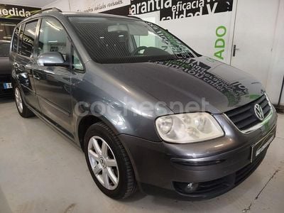 Gris / plata Usado 2004 VW Touran Highline Monovolumen | 4500 € (Precio justo)