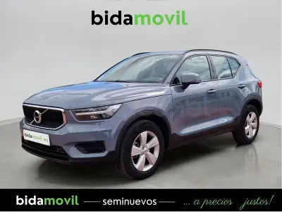 Begagnad Volvo XC40 Momentum 129 HK (94 kW) 2021 Grå SUV