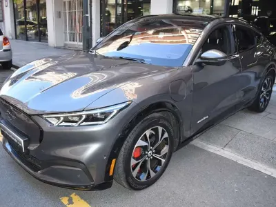 Usado Ford Mustang Mach-E 258 kW (351 CV) 2021 Gris SUV