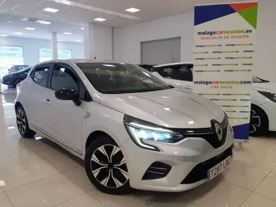Usado Renault Clio LIMITED 91 CV (66 kW) 2021 Plateado Utilitario