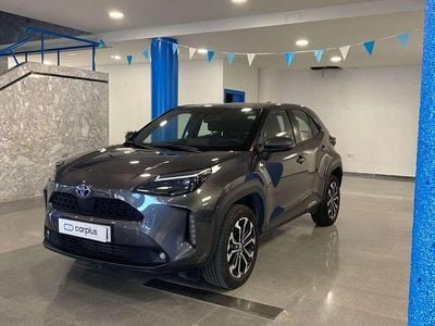 Usado Toyota Yaris Cross Business Edition 116 CV (85 kW) 2022 Gris SUV