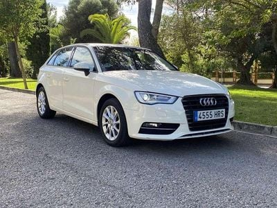 Blanco Usado 2013 Audi A3 Sportback Attraction Utilitario | 9990 € (Precio justo)