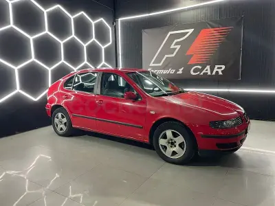 Käytetty Seat Leon Stella 90 HP (66 kW) 2000 Punainen Viistoperä