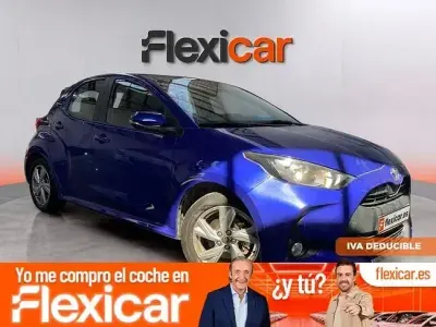 Usado Toyota Yaris Active 116 CV (85 kW) 2025 Azul Utilitario