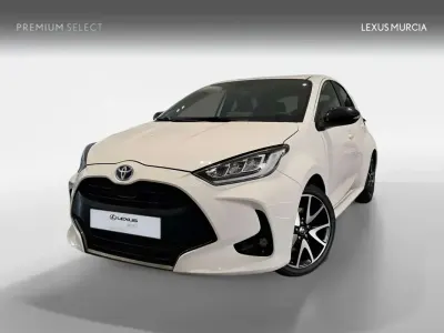 Usado Toyota Yaris Cross Style 68 CV (50 kW) 2022 Blanco SUV