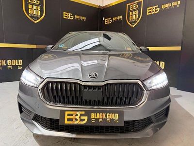 Usado Skoda Fabia Sport 95 CV (69 kW) 2021 Gris / plata Berlina