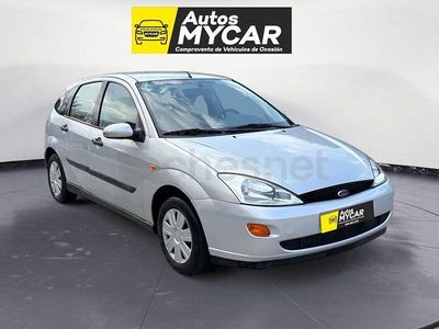 Usado Ford Focus Ghia 100 CV (73 kW) 2002 Gris / plata Berlina