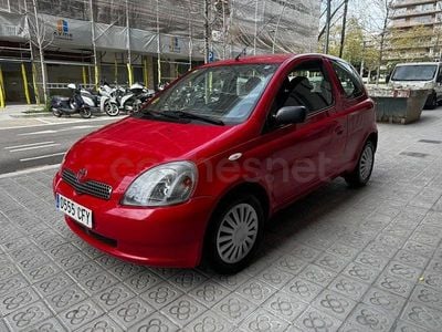 Usado Toyota Yaris T2 65 CV (47 kW) 2003 Rojo Berlina