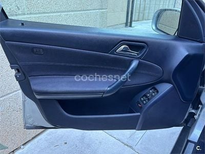 Usado Mercedes C270 Classic 170 CV (125 kW) 2005 Gris / plata Berlina