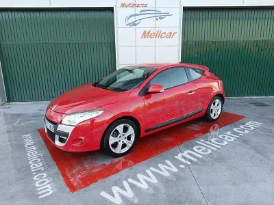 Usado Renault Mégane 110 CV (80 kW) 2011 Rojo Berlina