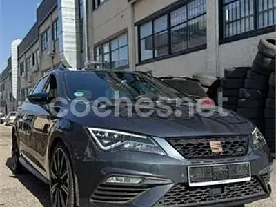 Usado Seat Leon ST 4Drive 300 CV (220 kW) 2020 Gris / plata Familiar