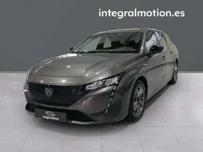 Usado Peugeot 308 SW Active 131 CV (96 kW) 2022 Gris Familiar