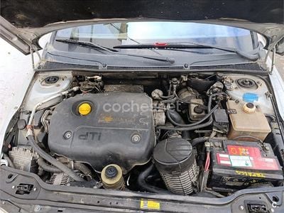 Gris / plata Usado 1999 Renault Laguna Berlina | 1300 €