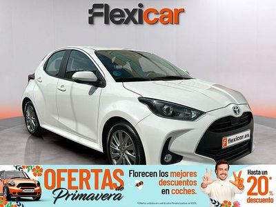 Usado Toyota Yaris Hybrid Active 116 CV (85 kW) 2024 Blanco Berlina