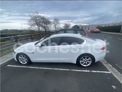 Usado Jaguar XE Prestige 180 CV (132 kW) 2015 Blanco Berlina