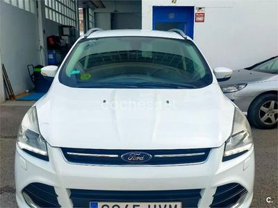 Usado Ford Kuga Titanium 140 HP (102 kW) 2014 Branco SUV