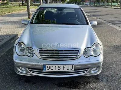 Usado Mercedes C180 Sport Edition 143 CV (105 kW) 2006 Gris / plata Berlina