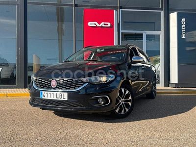 Usado Fiat Tipo Lounge 120 CV (88 kW) 2019 Negro Familiar
