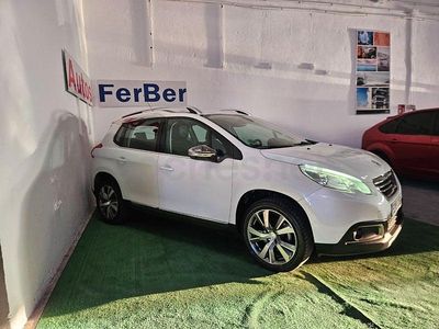 Usado Peugeot 2008 Allure 100 CV (73 kW) 2016 Blanco SUV