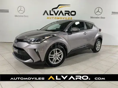 Usado Toyota C-HR Active 122 CV (89 kW) 2021 Gris / plata SUV