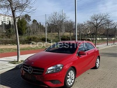 Usado Mercedes A180 Edition 122 CV (89 kW) 2013 Rojo Berlina