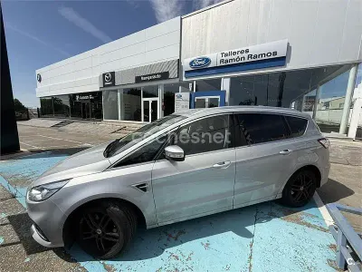 Usado Ford S-MAX Titanium 190 CV (139 kW) 2022 Gris / plata Monovolumen