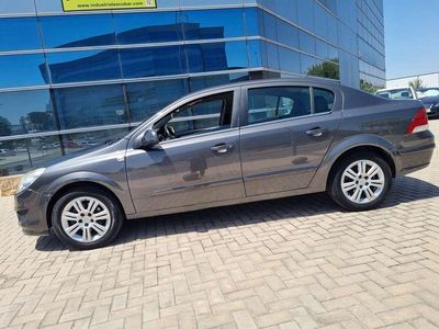 Używany Opel Astra Edition 110 KM (80 kW) 2009 Brązowy Sedan/Limuzyna