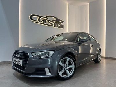 Usado Audi A3 110 CV (80 kW) 2017 Gris / plata Berlina