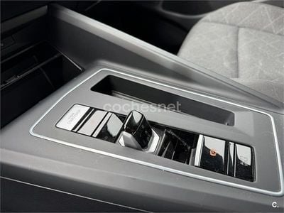 Usado VW Golf VIII Life 110 CV (80 kW) 2024 Azul Berlina