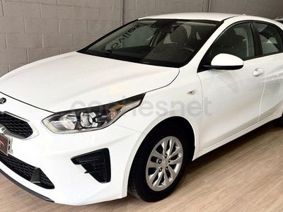 Usado Kia Ceed 100 CV (73 kW) 2021 Blanco Utilitario