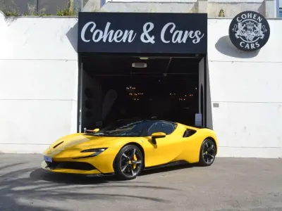Usado Ferrari SF90 1001 CV (736 kW) 2021 Amarillo Coupe