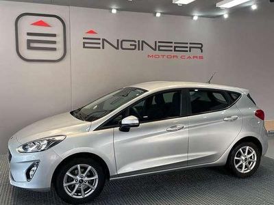 Usado Ford Fiesta Trend+ 86 CV (63 kW) 2018 Gris Utilitario