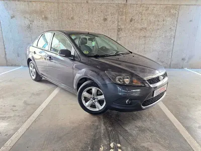 Usado Ford Focus Trend 116 CV (85 kW) 2009 Gris / plata Berlina