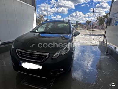 Usado Peugeot 2008 Allure 92 CV (67 kW) 2015 Gris / plata SUV