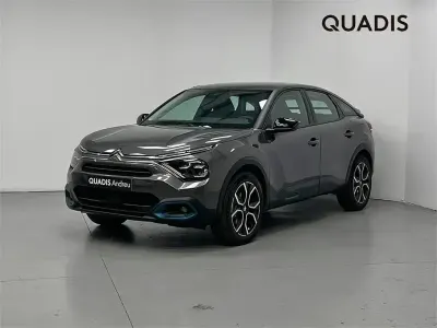 Begagnad Citroën e-C4 Shine 114 kW (156 HK) 2024 Blå Sedan