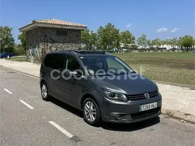 Usado VW Touran Advance 140 CV (102 kW) 2012 Gris / plata Monovolumen