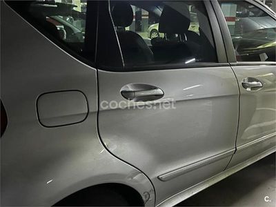 Usado Mercedes A180 Elegance 109 CV (80 kW) 2007 Gris / plata Monovolumen
