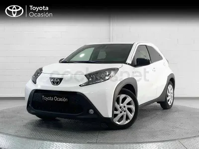Usado Toyota Aygo X Play 72 CV (52 kW) 2024 Blanco SUV