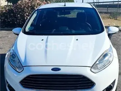 Usado Ford Fiesta Titanium 100 CV (73 kW) 2013 Blanco Berlina