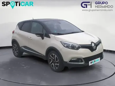 Usado Renault Captur Life 90 CV (66 kW) 2016 Beige SUV